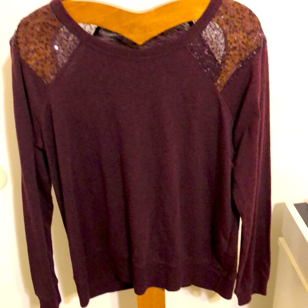 Soft thin pull over size medium